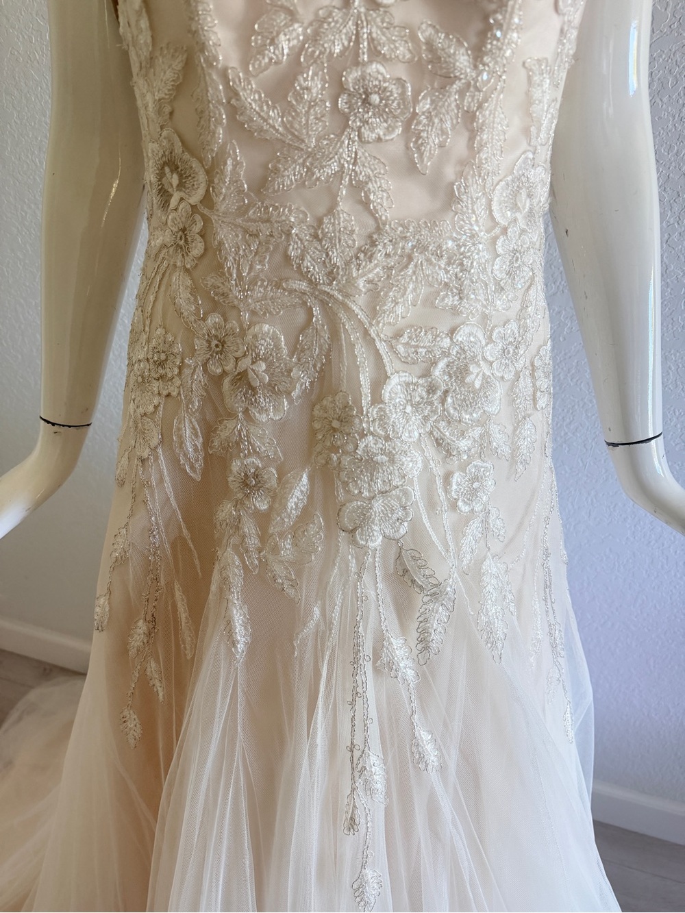 Ivory Lace & Tulle A-Line Bridal Gown - Picture 4 of 10